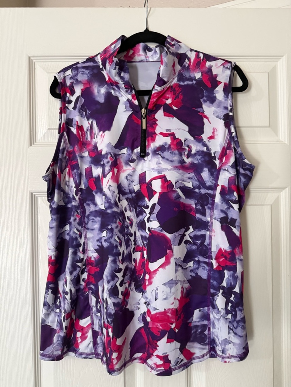 Sleeveless Floral-Print Golf Top in Purple & Pink